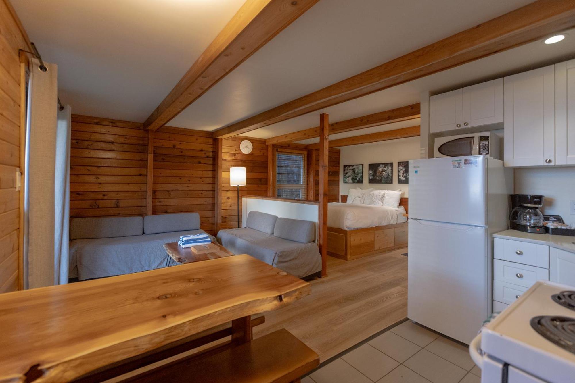 Ocean Village Resort Tofino Exterior photo