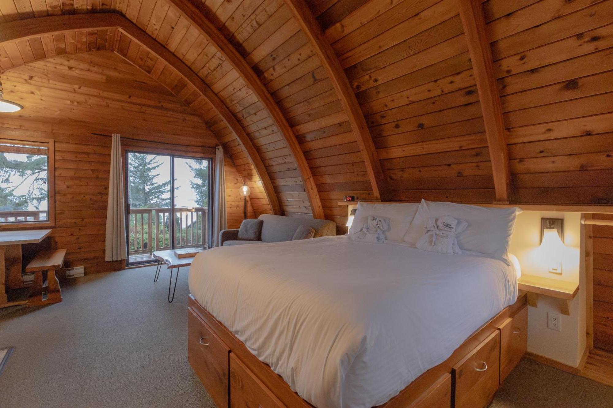 Ocean Village Resort Tofino Exterior photo
