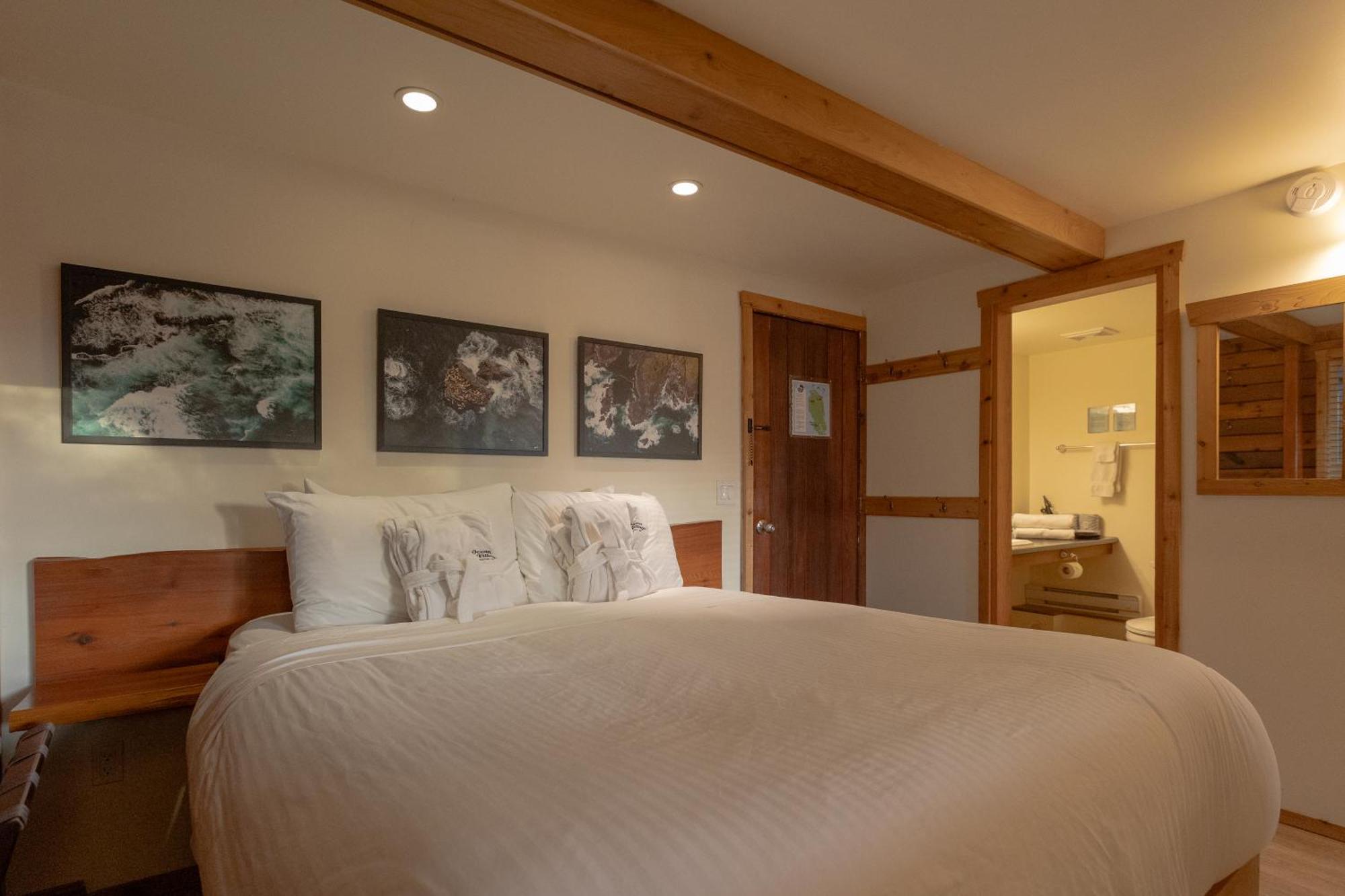 Ocean Village Resort Tofino Exterior photo