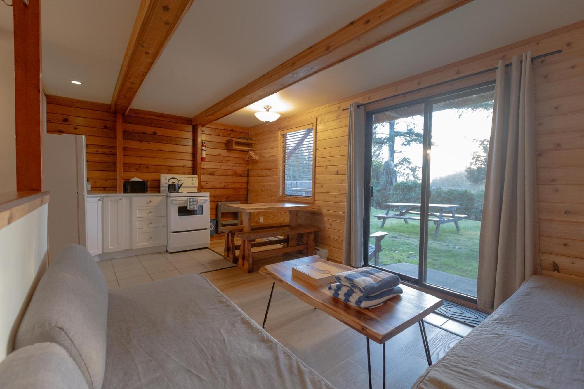 Ocean Village Resort Tofino Exterior photo