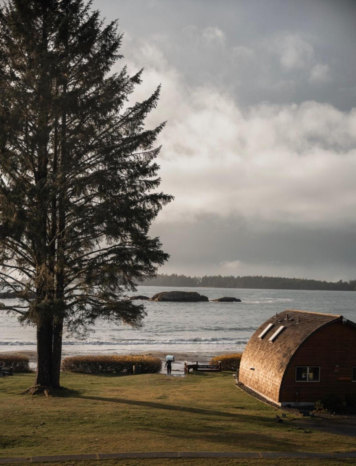 Ocean Village Resort Tofino Exterior photo